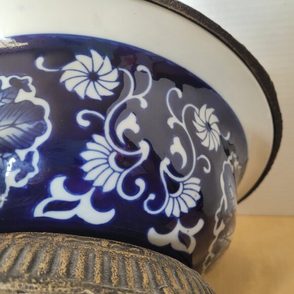 Bombay Co. Stunning Large Blue & White Chinoiseries Bowl with Brass Trim & Feet - Picture 10 of 11